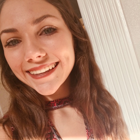 Meet your Posher, Makayla - Picture 1 of 1